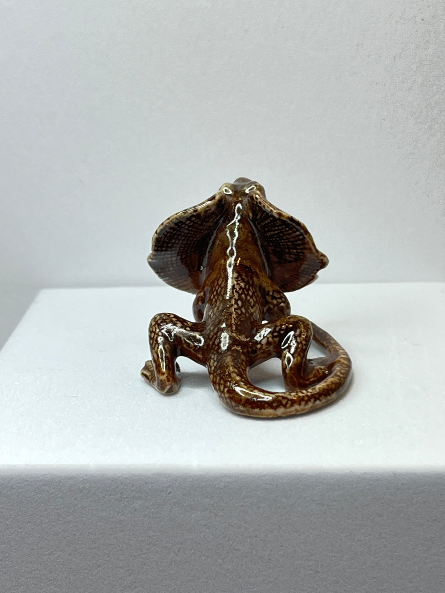 Miniature Porcelain Frill Neck Lizard Figurine Chlamydosaurus kingii