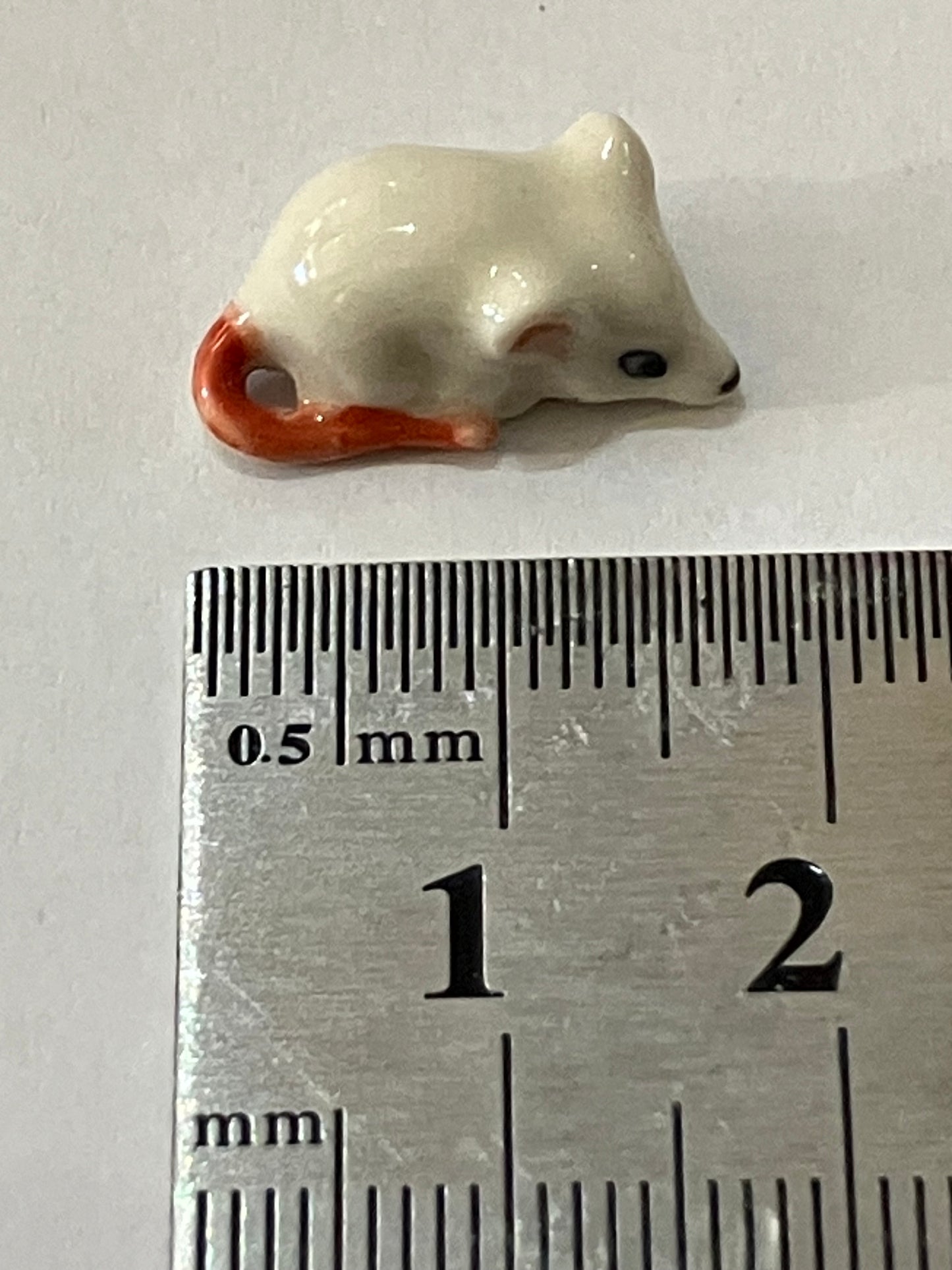 Miniature Porcelain Mouse Figurine Mini (1Pcs)