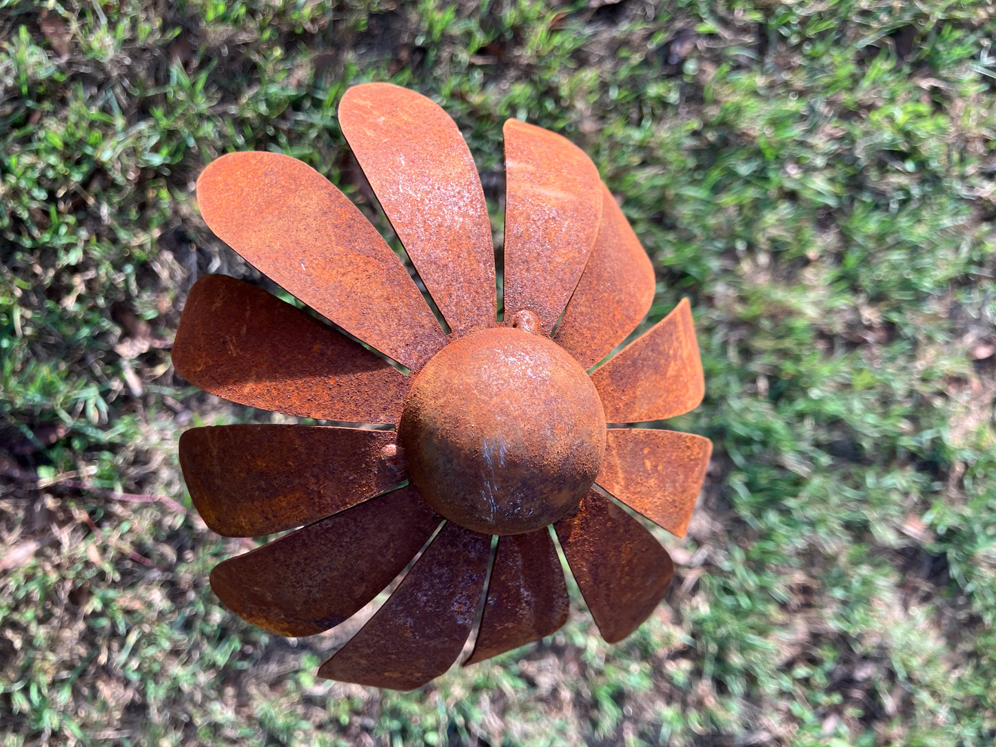 Rusty Daisy Garden Stake