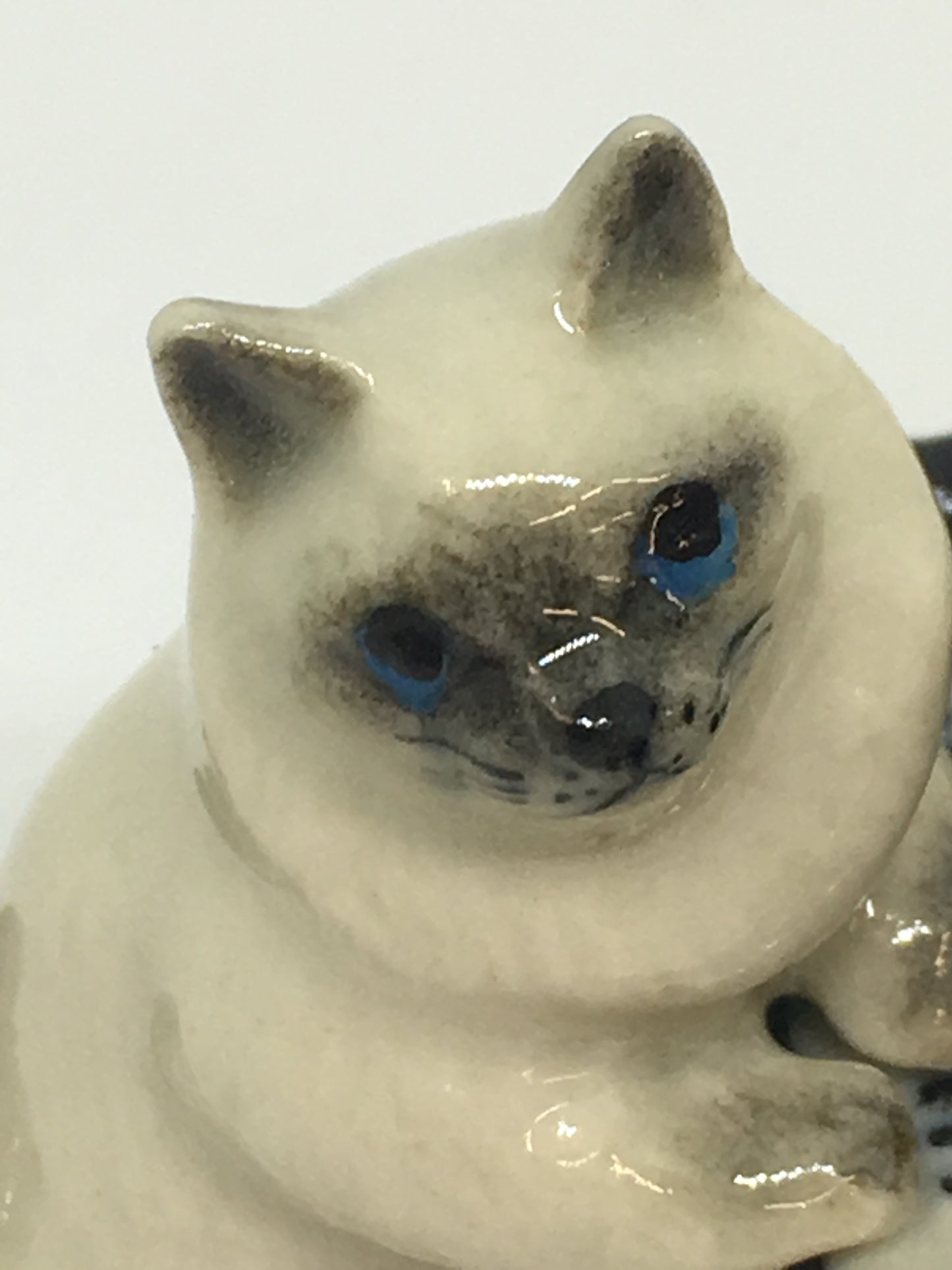Miniature Porcelain Cats Kittens Hand Painted Rag Doll Cat Playing Piano