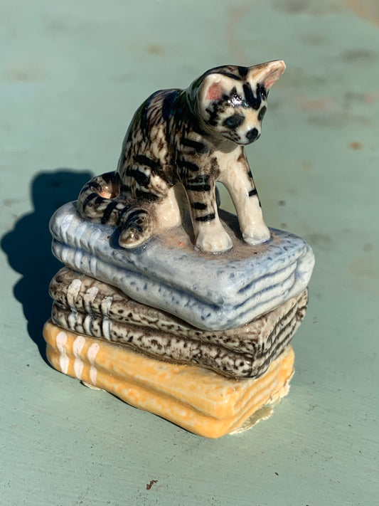 Miniature Porcelain Cats Kittens Figurine Cat On Blanket
