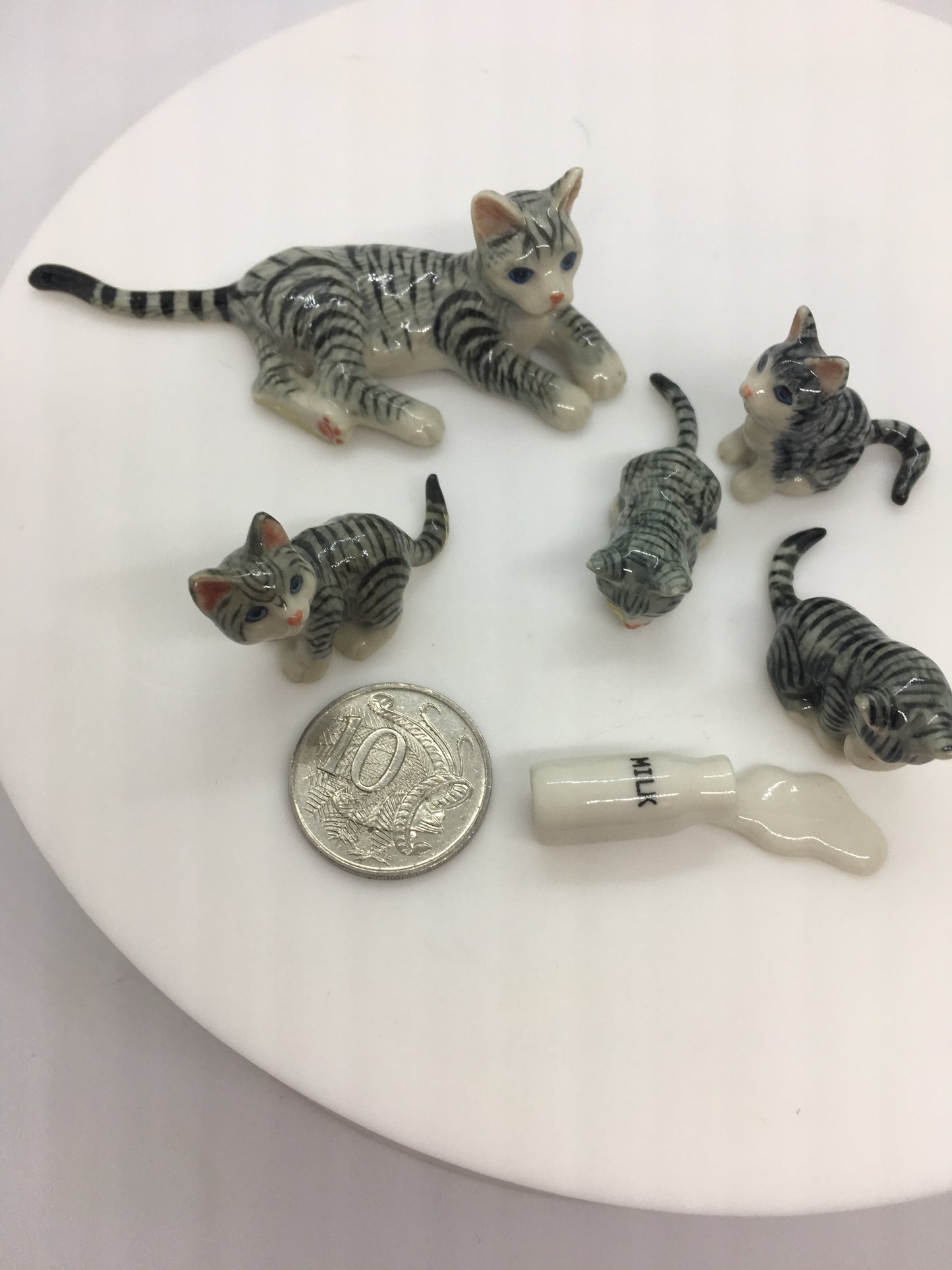 Miniature Porcelain Cats Kittens Figurine Grey Mother Cat And Kittens