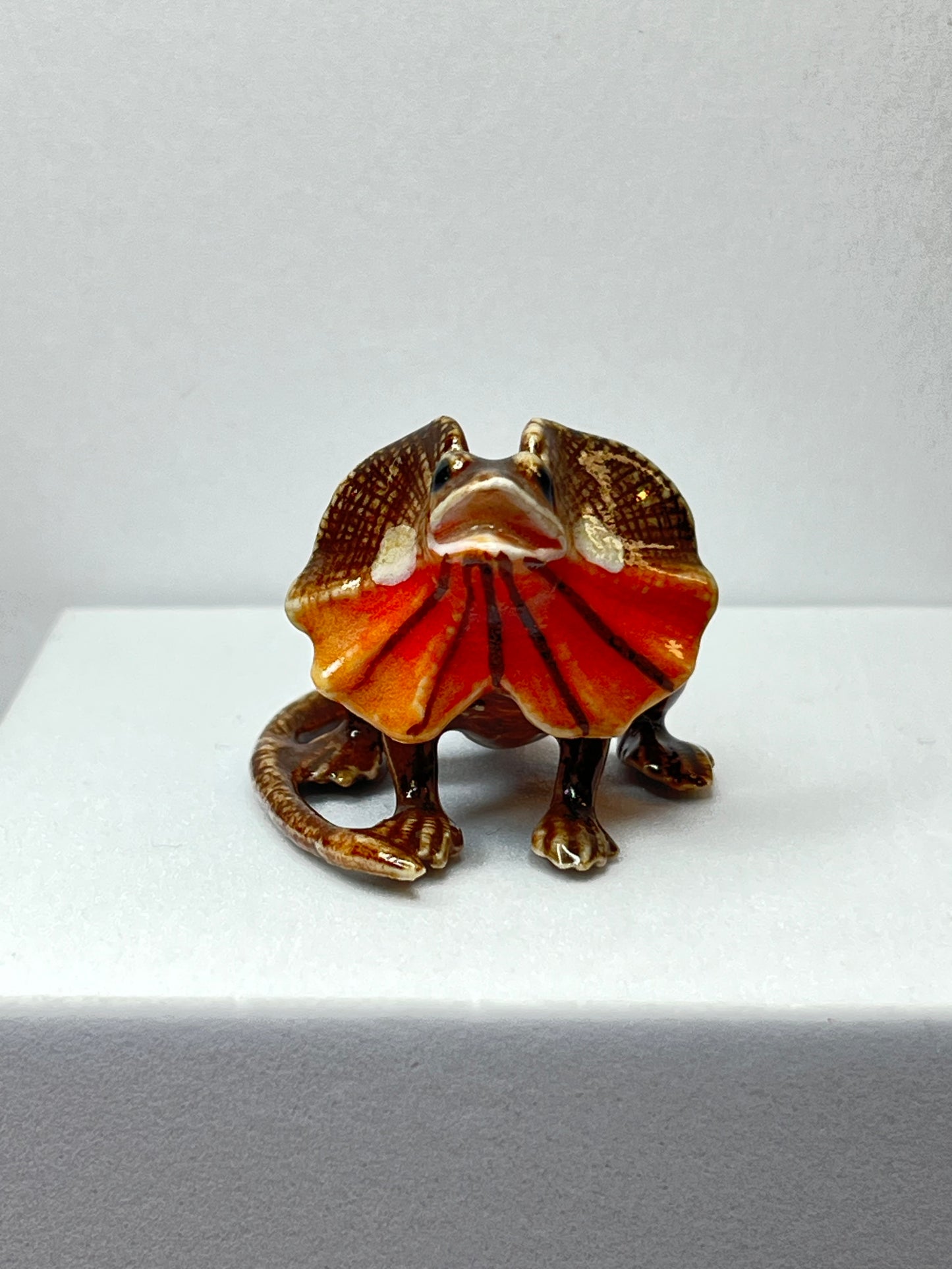 Miniature Porcelain Frill Neck Lizard Figurine Chlamydosaurus kingii