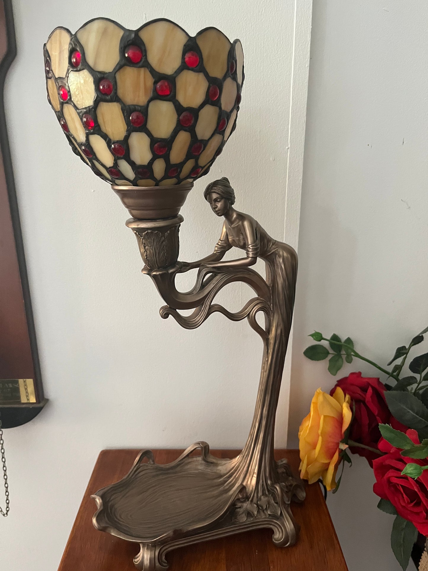 Art nouveau Lamp With Cream Lead Light And Red Glass Beads