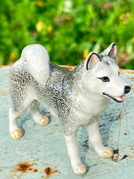 Miniature Porcelain Dog Figurine Alaskan Malamute Dog Breed