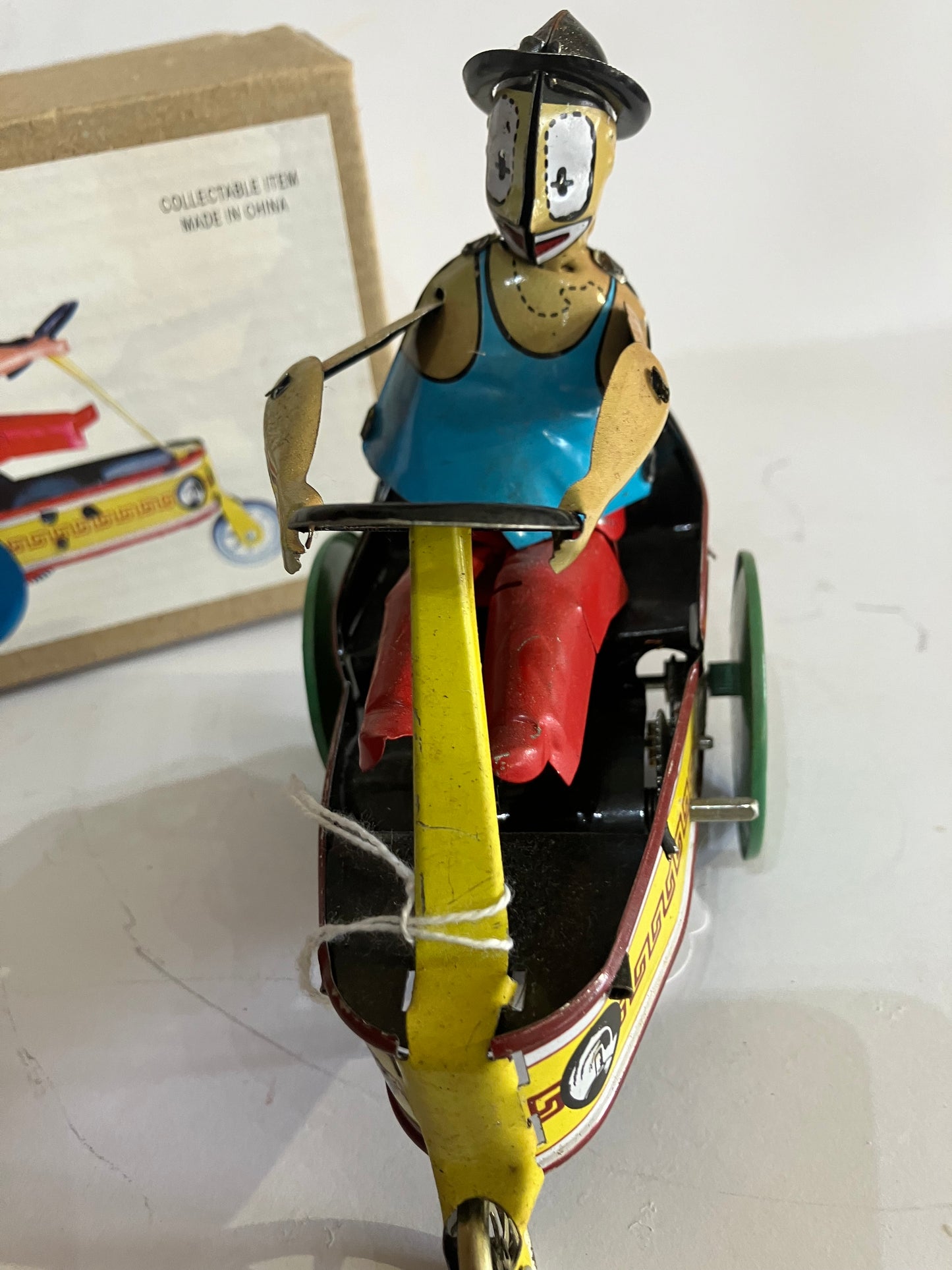 Wind Up Tin Toy Old Fashion Car And Driver