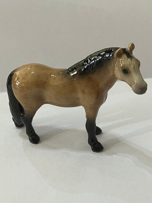 Tan Horse With Black Tail Porcelain Miniature Figurine(1 Pcs)