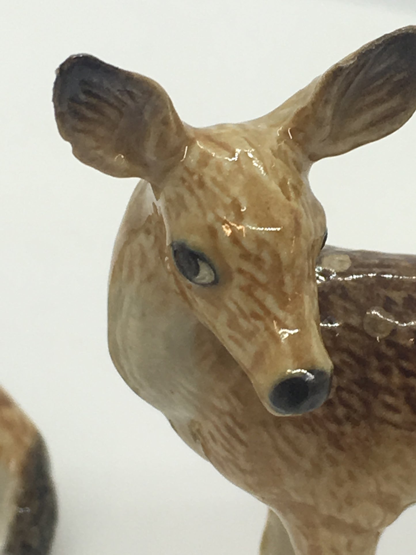 White Tail Deers Miniature Porcelain Figurines (2Pcs)