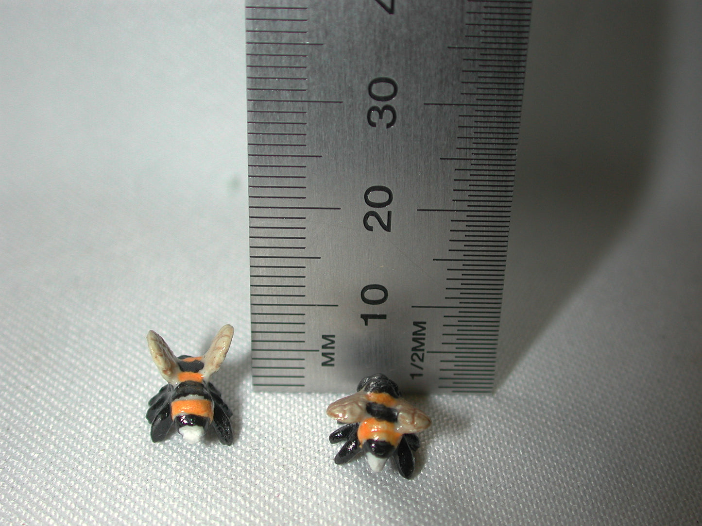 Mini Bees Miniature Porcelain Figurines (2Pcs)