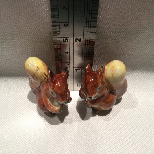 Squirrel Miniatures Porcelain Figurines (2Pcs)