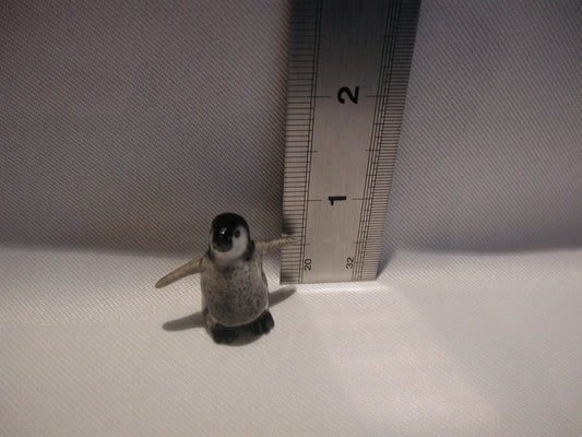 Miniature Porcelain Baby Penguin Bird Figurines Mini (1Pcs)