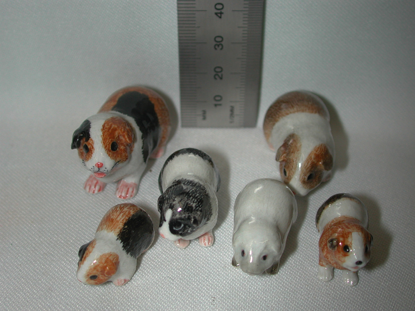 Guinea Pig Miniature Porcelain Figurines (6Pcs)