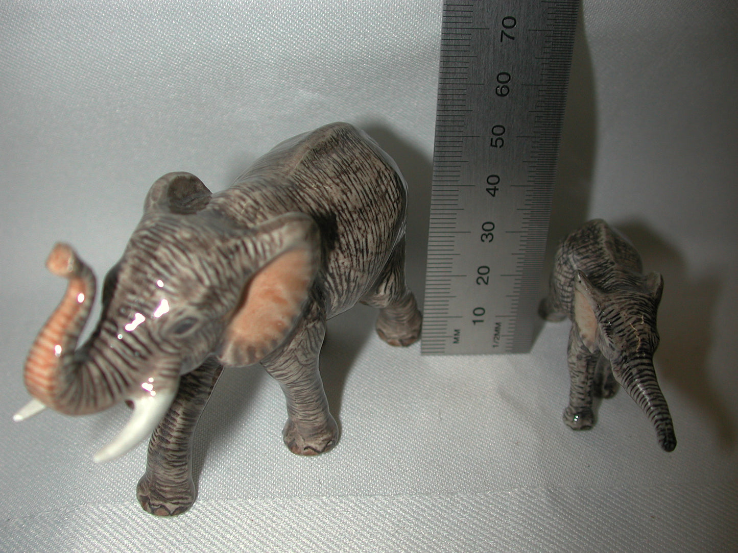 Elephant And Baby Miniatures Porcelain Figurines (2Pcs)