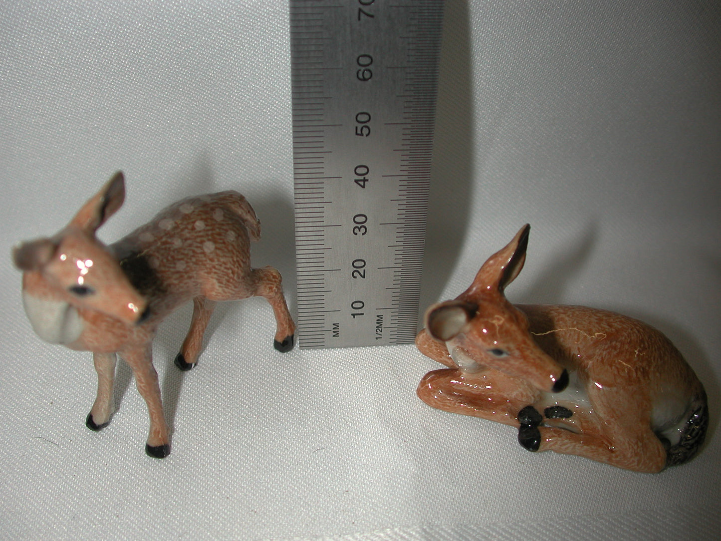 White Tailed Deer Miniatures Porcelain Figurines (2Pcs)
